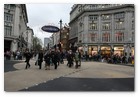 :: Pulse para Ampliar :: Espa&ntilde;a es el tercer pa&iacute;s europeo que m&aacute;s gasta en navidad , por detr&aacute;s de Irlanda y Luxemburgo. Londres / London