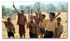 :: Pulse para Ampliar :: Captura del v&iacute;deo documental de Survival sobre los Dongria kondh: uno de los pueblos ind&iacute;genas m&aacute;s remotos de la India en lucha por evitar que su monta&ntilde;a sagrada sea convertida en una mina descubierta propiedad de Vedanta.