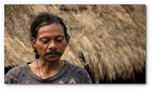 :: Pulse para Ampliar :: Captura del v&iacute;deo documental de Survival sobre los Dongria kondh: uno de los pueblos ind&iacute;genas m&aacute;s remotos de la India en lucha por evitar que su monta&ntilde;a sagrada sea convertida en una mina descubierta propiedad de Vedanta.