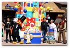 :: Pulse para Ampliar :: 15 Aniversario de PortAventura: Woody, Cesc y miembros del espectaculo
