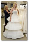 :: Pulse para Ampliar :: BCN17MAY010.- La actriz internacional Mischa Barton se viste de blanco por Rosa Clará en el fitting previo al primer desfile de la Bridal Week