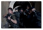 :: Pulse para Ampliar :: Fotograma de "The Expendables" - "Los Mercenarios"