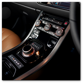 Victoria Beckham y Land Rover presentan el Range Rover Evoque Special Edition. Interiores en cuero vintage cosido a mano y acabados en oro rosa