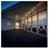 :: Pulse para Ampliar :: London-JUN012.- Cube: un restaurante ef&iacute;mero pop-up s&iacute;mbolo de arquitectura sostenible ubicado en uno de los extremos del tejado del Royal Festival Hall