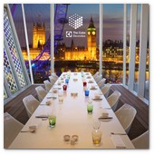 :: Pulse para Ampliar :: London-JUN012.- Cube: un restaurante ef&iacute;mero pop-up s&iacute;mbolo de arquitectura sostenible ubicado en uno de los extremos del tejado del Royal Festival Hall