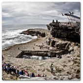:: Pulse para Ampliar :: Sasha Kutsenko of the Ukraine dives from the 28 metre platform during the second round of the fourth stop of the Red Bull Cliff Diving World Series, Inis Mor, Aran Islands, Ireland on August 3rd 2012.