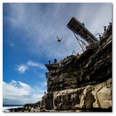 :: Pulse para Ampliar :: Alain Kohl of Luxembourg dives from the 28 metre platform during the second round of the fourth stop of the Red Bull Cliff Diving World Series, Inis Mor, Aran Islands, Ireland on August 3rd 2012.
