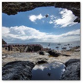 :: Pulse para Ampliar :: Steven LoBue of the USA dives from the 28 metre platform during the fourth stop of the Red Bull Cliff Diving World Series, Inis Mor, Aran Islands, Ireland on August 4th 2012. 