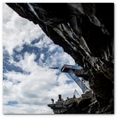 :: Pulse para Ampliar :: Orlando Duque of Colombia dives from the 28 metre platform during the fourth stop of the Red Bull Cliff Diving World Series, Inis Mor, Aran Islands, Ireland on August 4th 2012. 