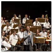 :: Pulse para Ampliar :: 22AGO012.- Recital L&iacute;rico Jonas Kaufmann - Festival Castell de Peralada; Auditorio Parque del Castillo: el tenor Jonas Kaufmann acompa&ntilde;ado por la Orquesta de Cadaqu&eacute;s dirigida por Jochen Rieder. Sus cinco bises dan idea del &eacute;xito de su interpretaci&oacute;n