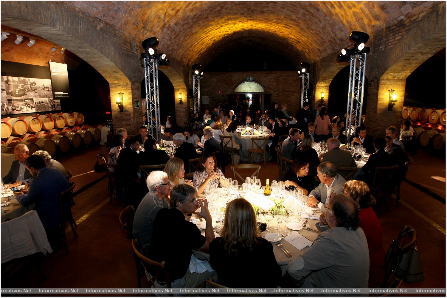 Raimat-Lleida 02OCT014.-Celebración  Centenario de la Bodega Raimat. La comida se realizó en la sala museo conmemorativa del Centenario donde se montaron 10 mesas de 10 invitados cada una: en total, 100 comensales (coincidiendo con sus 100 años) sobre todo empresarios y clientes VIP de la firma.