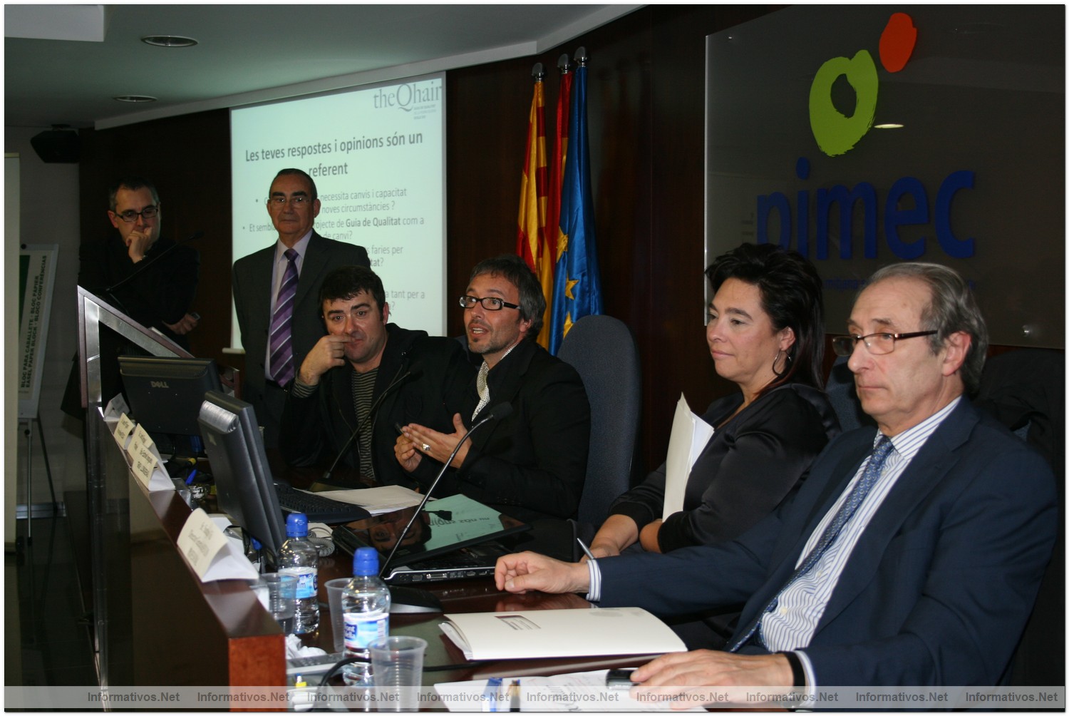 Los peluqueros catalanes preparan una Gu�a de Calidad de la Peluquer�a del Siglo XXI: Enric Calvo (Secretario Institucional de PIMEC Comercio), Esther Llongueras (Grupo Llongueras), Santiago Vila (Director General de Revlon Profesional), Josep Ma Figuera (Vice-Presidente de FEDCAT) y Albert Catal�n (gerente de Catal�n Perruquers) moderados por Pere Mart�nez y Ram�n Caro