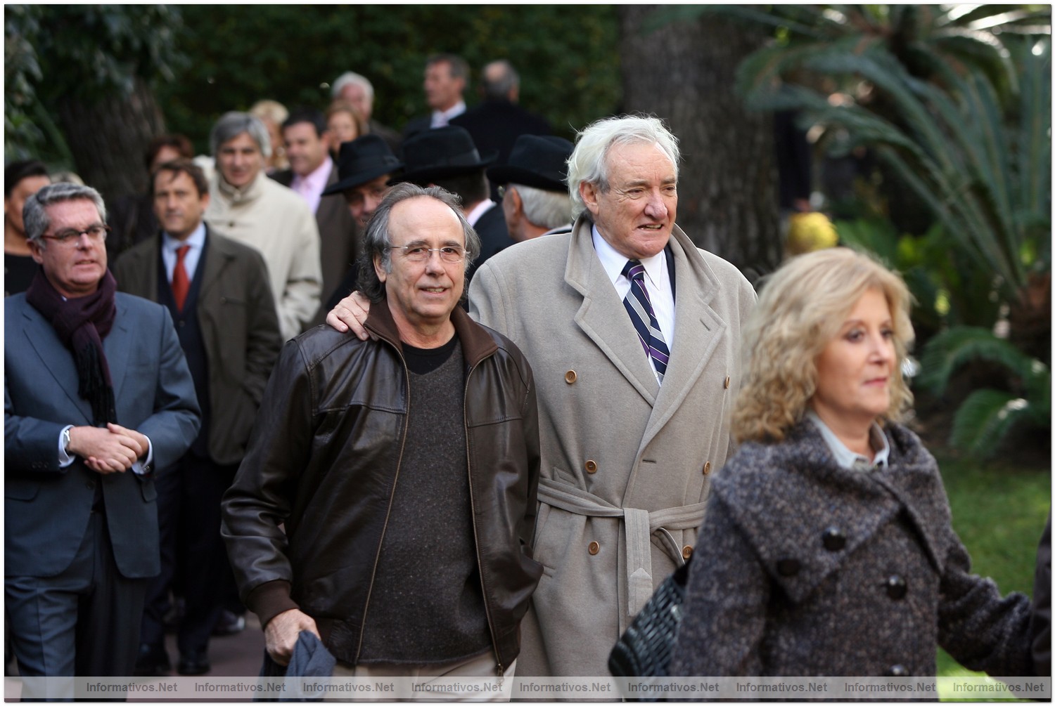 Premios Protagonistas 2009 - El Botillo: Joan Manuel Serrat acompa�ado por Luis del Olmo