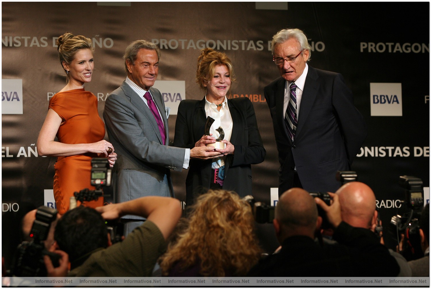 Premios Protagonistas 2009 - El Botillo: Carmen Thyssen entreg� el premio a Arturo Fern�ndez