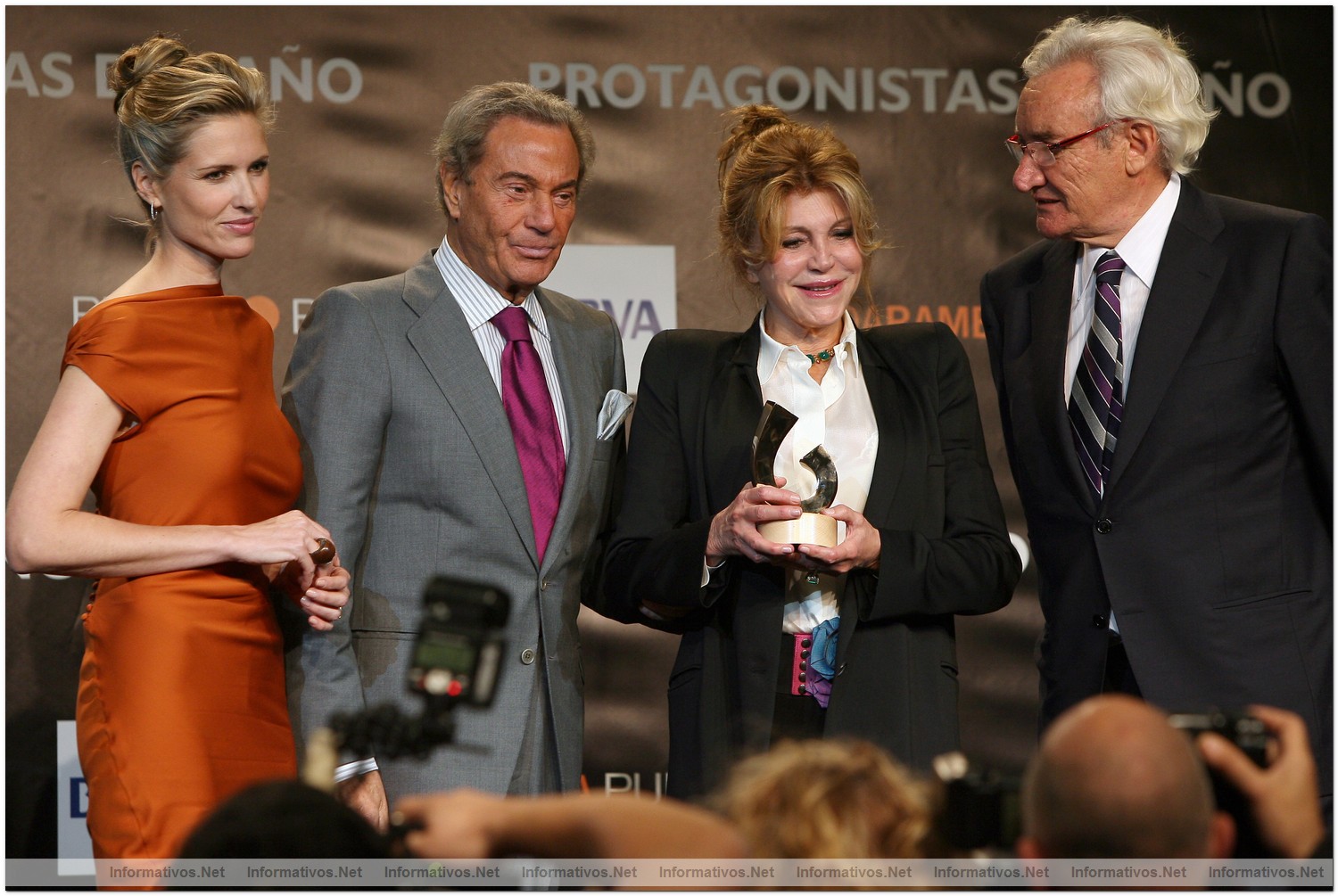 Premios Protagonistas 2009 - El Botillo: Carmen Thyssen entreg� el premio a Arturo Fern�ndez