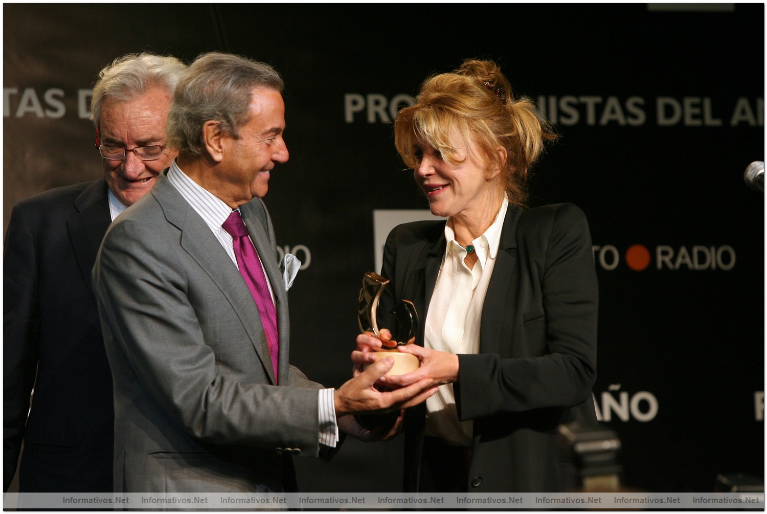 Premios Protagonistas 2009 - El Botillo: Carmen Thyssen entreg� el premio a Arturo Fern�ndez