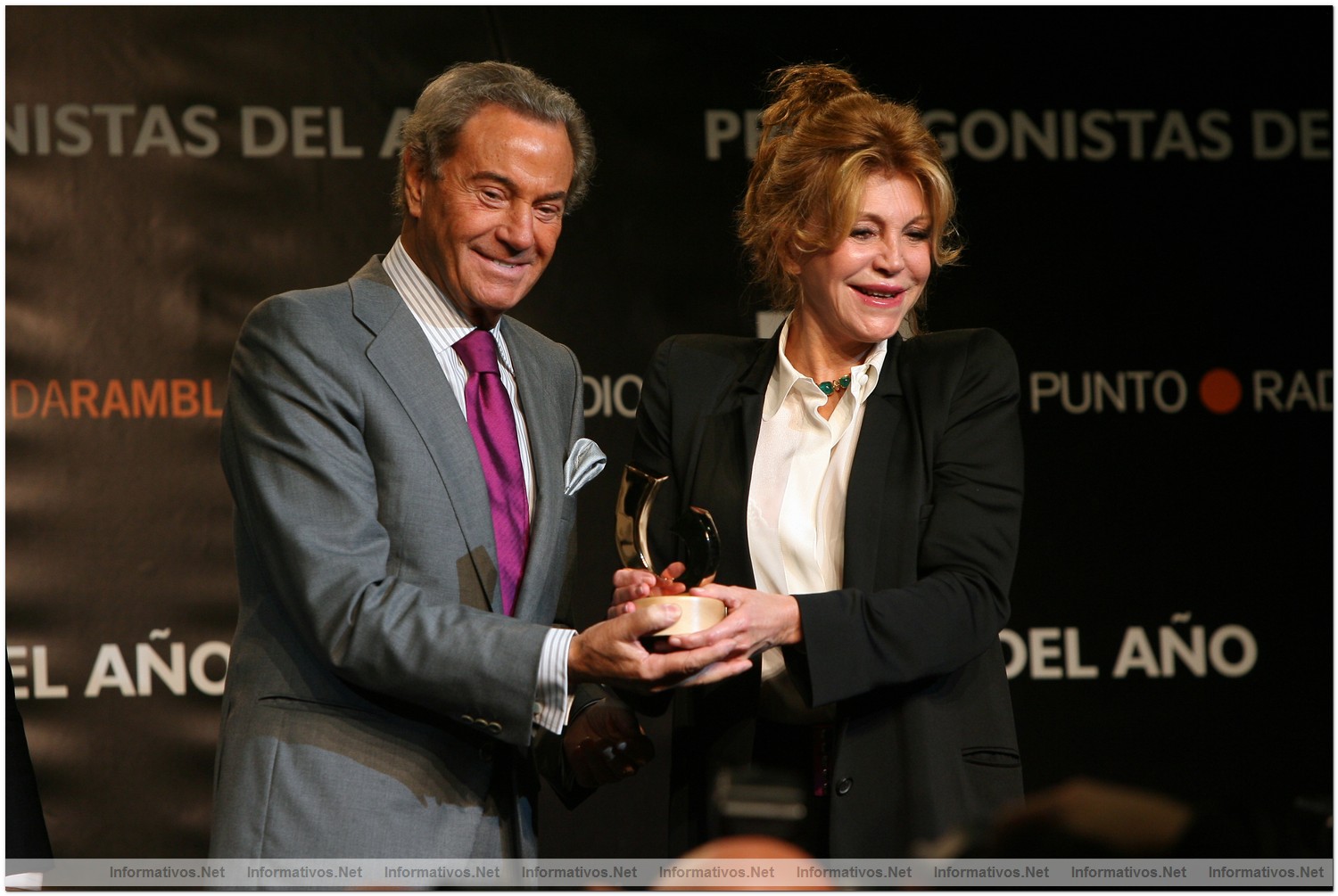 Premios Protagonistas 2009 - El Botillo: Carmen Thyssen entreg� el premio a Arturo Fern�ndez