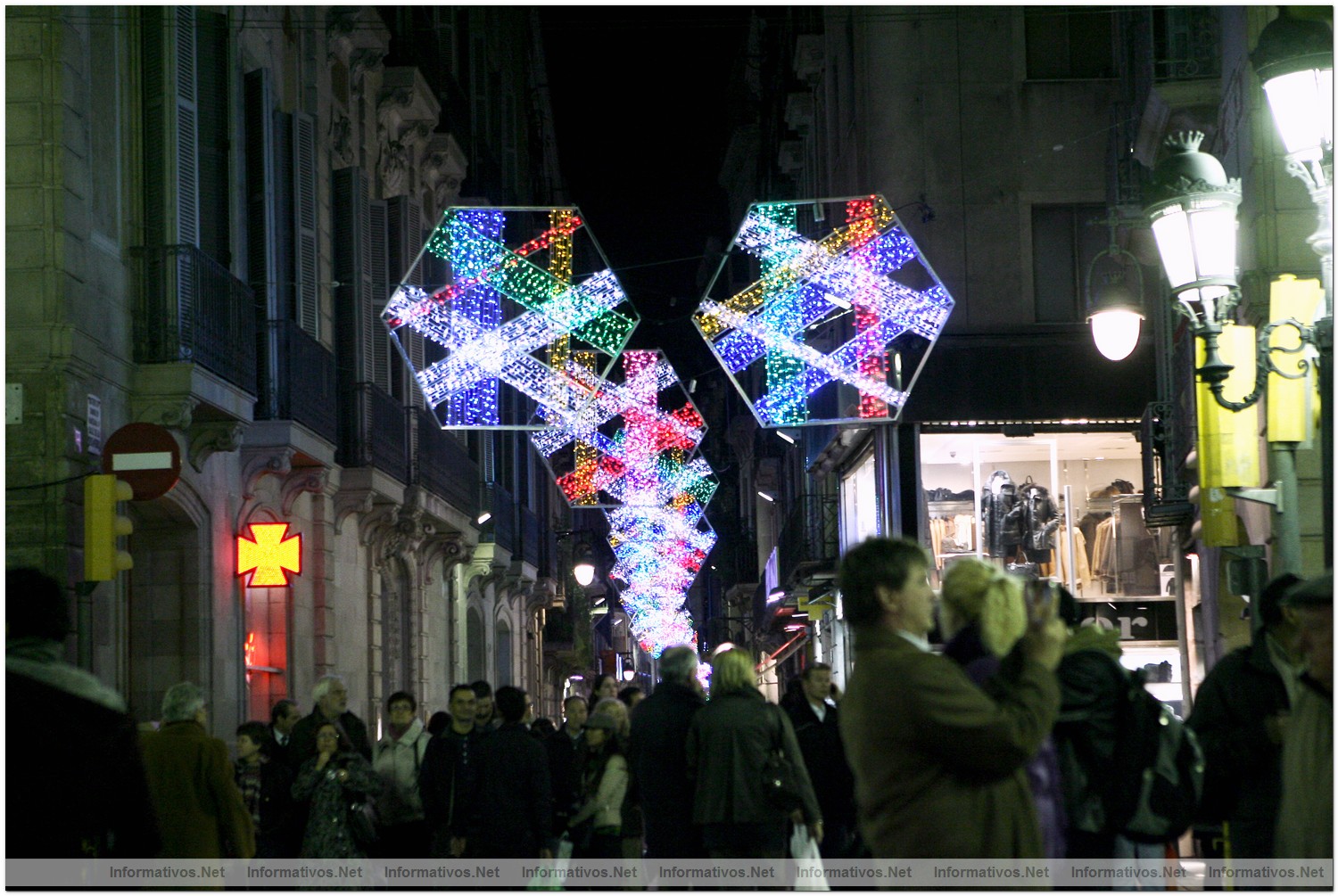 Espa�a es el tercer pa�s europeo que m�s gasta en navidad , por detr�s de Irlanda y Luxemburgo. Las Ramblas de Barcelona.