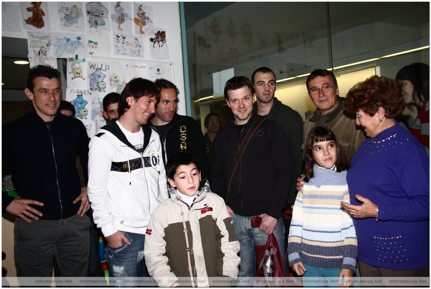 Leo Messi, Ibrahimovic e Inesta visitan a ni�os internados en centros hospitalarios