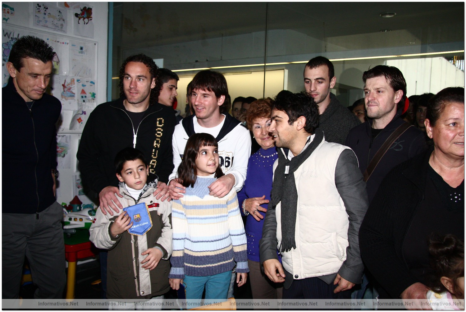 Leo Messi, Ibrahimovic e Inesta visitan a ni�os internados en centros hospitalarios