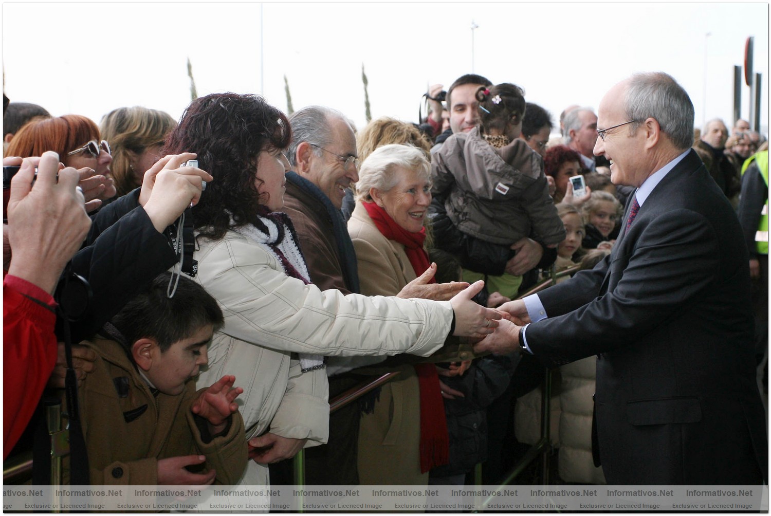 El Presidente de la Generalitat inaugura el nuevo aeropuerto Lleida-Alguaire (denominaci�n internacional Lleida-Pirineos)