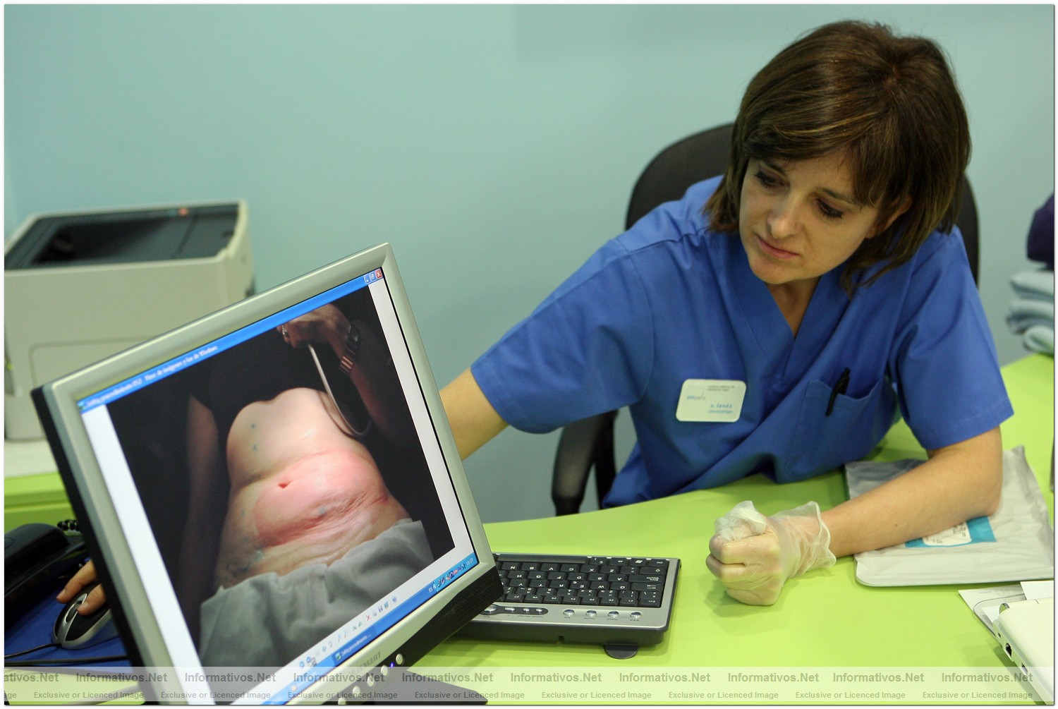 Centro Dermitek-SinPelo Barcelona: primer tratamiento de criolip�lisis por el Dr. Jos� Azpiazu y la Dra. Nerea Landa