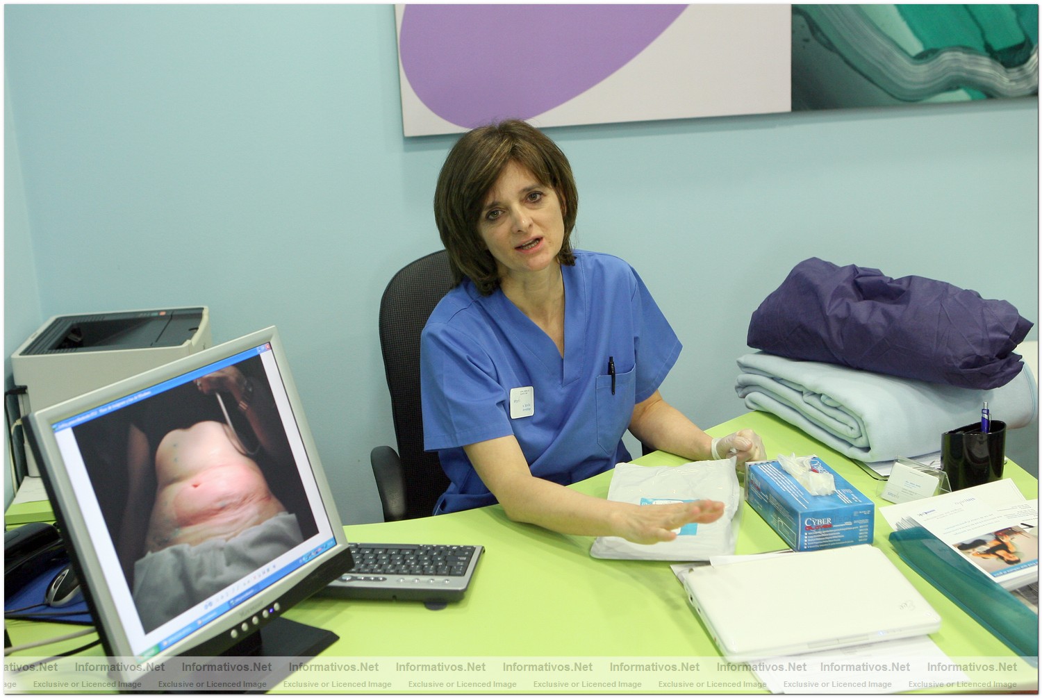 Centro Dermitek-SinPelo Barcelona: primer tratamiento de criolip�lisis por el Dr. Jos� Azpiazu y la Dra. Nerea Landa