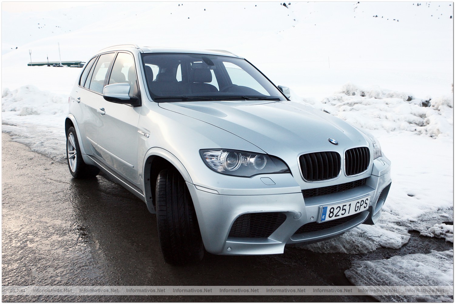 Baqueira (L�rida � Lleida) | 23FEB010.-  BMW X5 M en la nieve