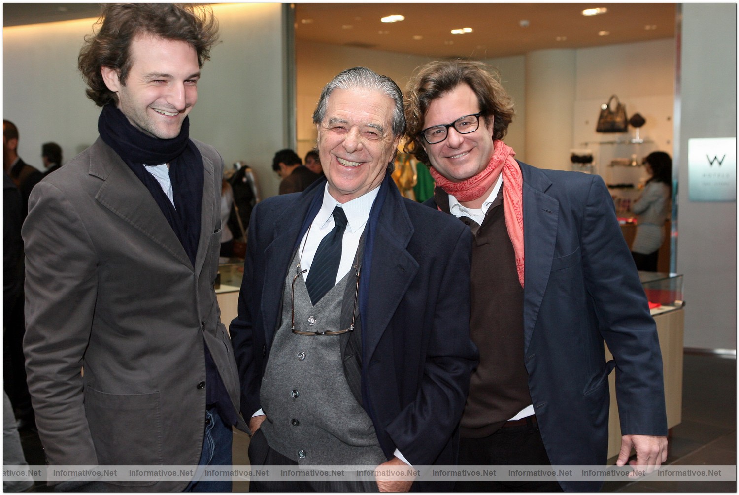 BCN4MAR010.- C�ctel institucional inauguraci�n Hotel W Barcelona: Ricardo Bofill acompa�ado de sus hijos, Pablo y Ricardo Jr.