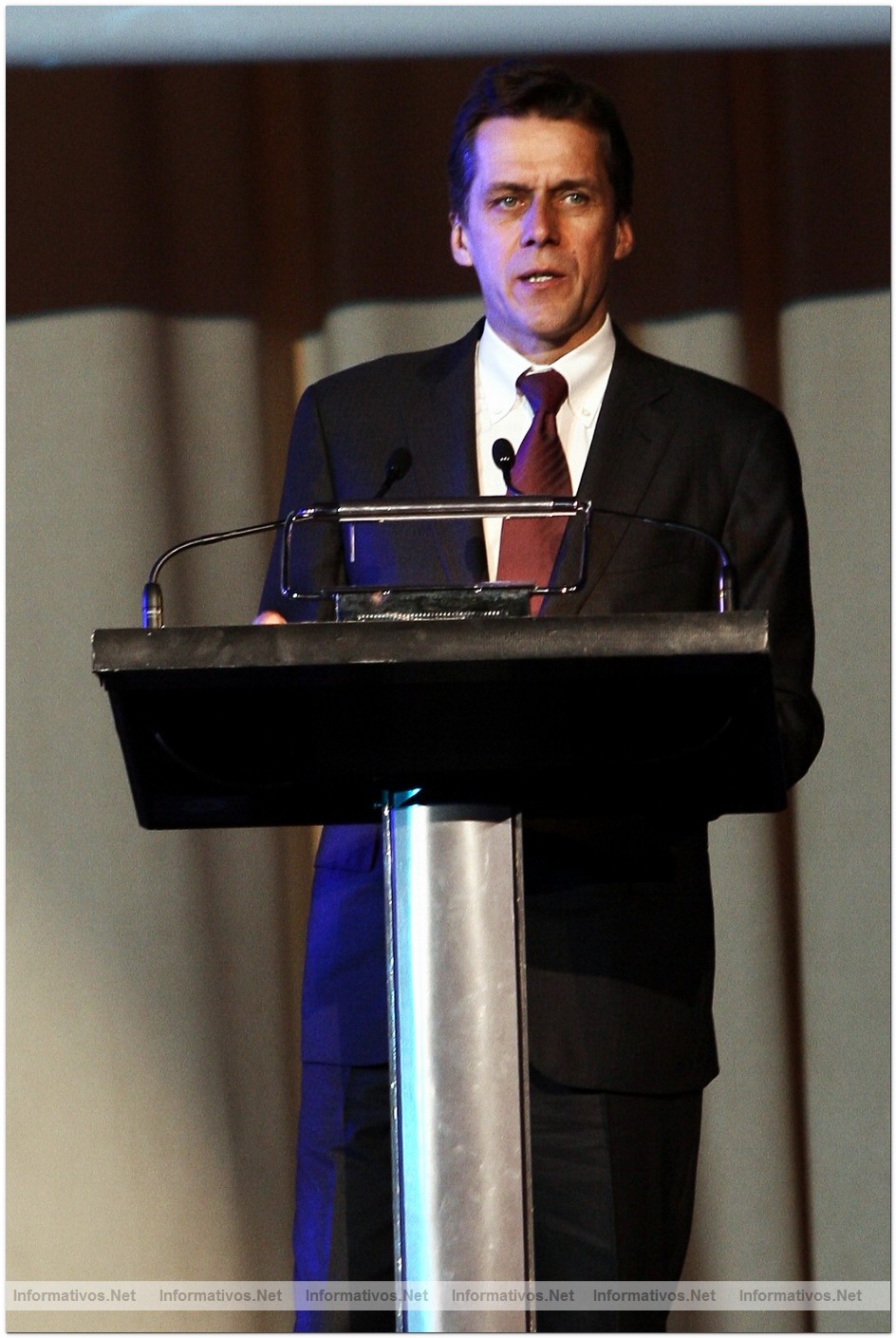 BCN4MAR010.- C�ctel institucional inauguraci�n Hotel W Barcelona: Roeland Vos, Presidente, Starwood Hotels & Resorts Europe, Africa & Middle East