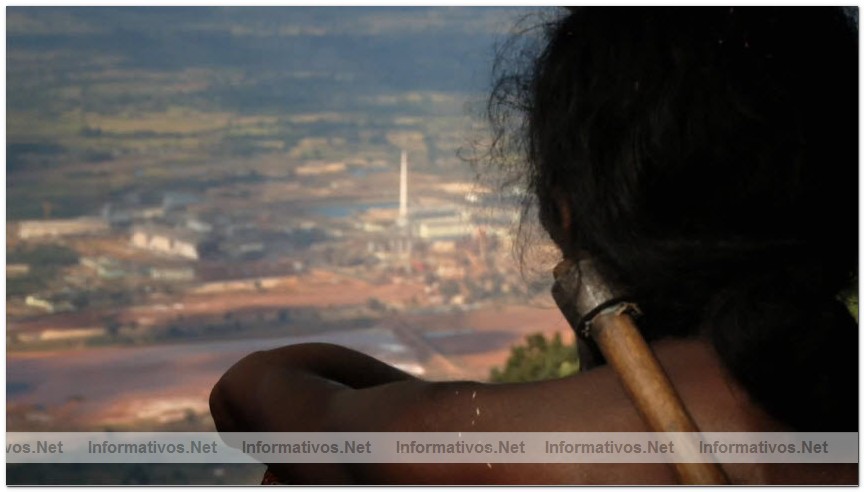 Captura del v�deo documental de Survival sobre los Dongria kondh: uno de los pueblos ind�genas m�s remotos de la India en lucha por evitar que su monta�a sagrada sea convertida en una mina descubierta propiedad de Vedanta.