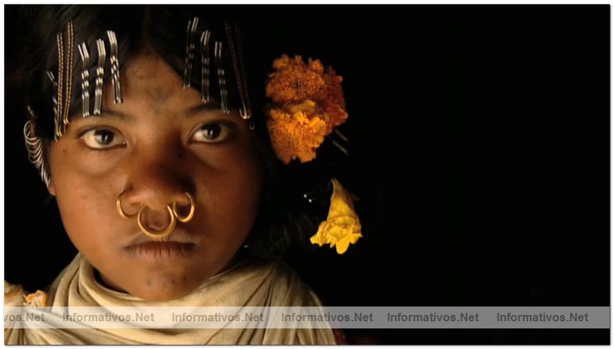 Captura del v�deo documental de Survival sobre los Dongria kondh: uno de los pueblos ind�genas m�s remotos de la India en lucha por evitar que su monta�a sagrada sea convertida en una mina descubierta propiedad de Vedanta.