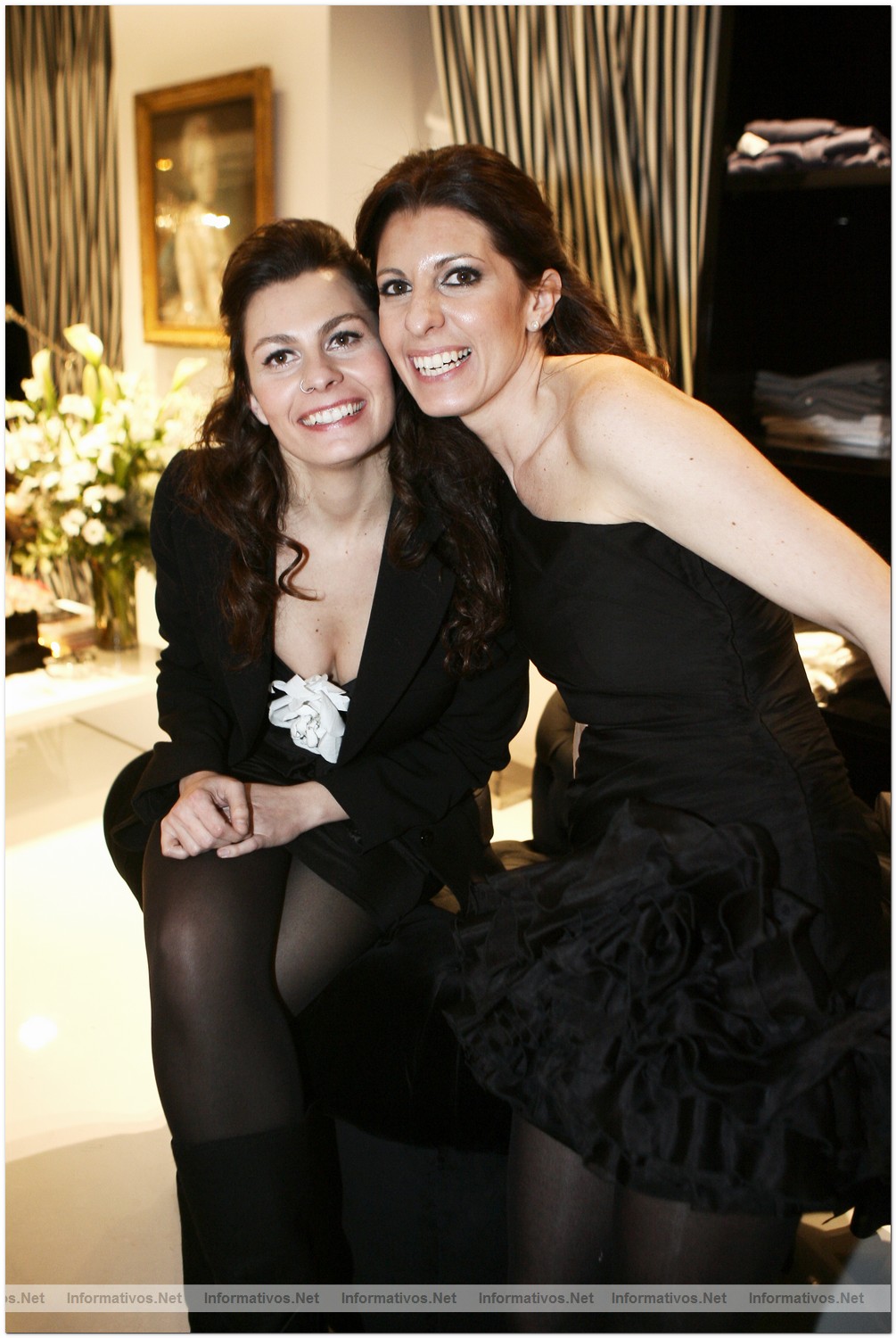 MAD11MAR010.- Inauguraci�n de Tot-Hom Madrid. Las hermanas Alejandra y Andrea Oses se encargan de una parte del dise�o de Tot-Hom desde hace 4 a�os.