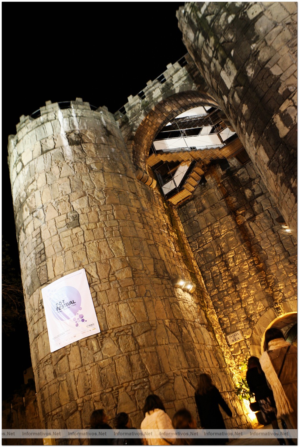 BCN04MAR010.- Inauguraci�n de "The One" Club Barcelona, situado en tur�stico enclave del "Pueblo Espa�ol"