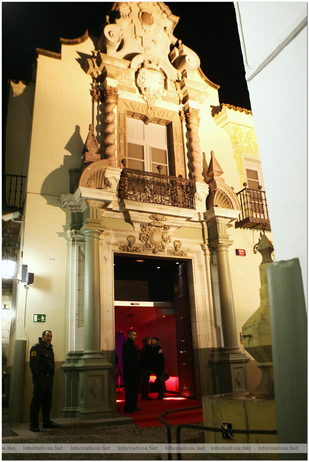 BCN04MAR010.- Inauguraci�n de "The One" Club Barcelona, situado en tur�stico enclave del "Pueblo Espa�ol"