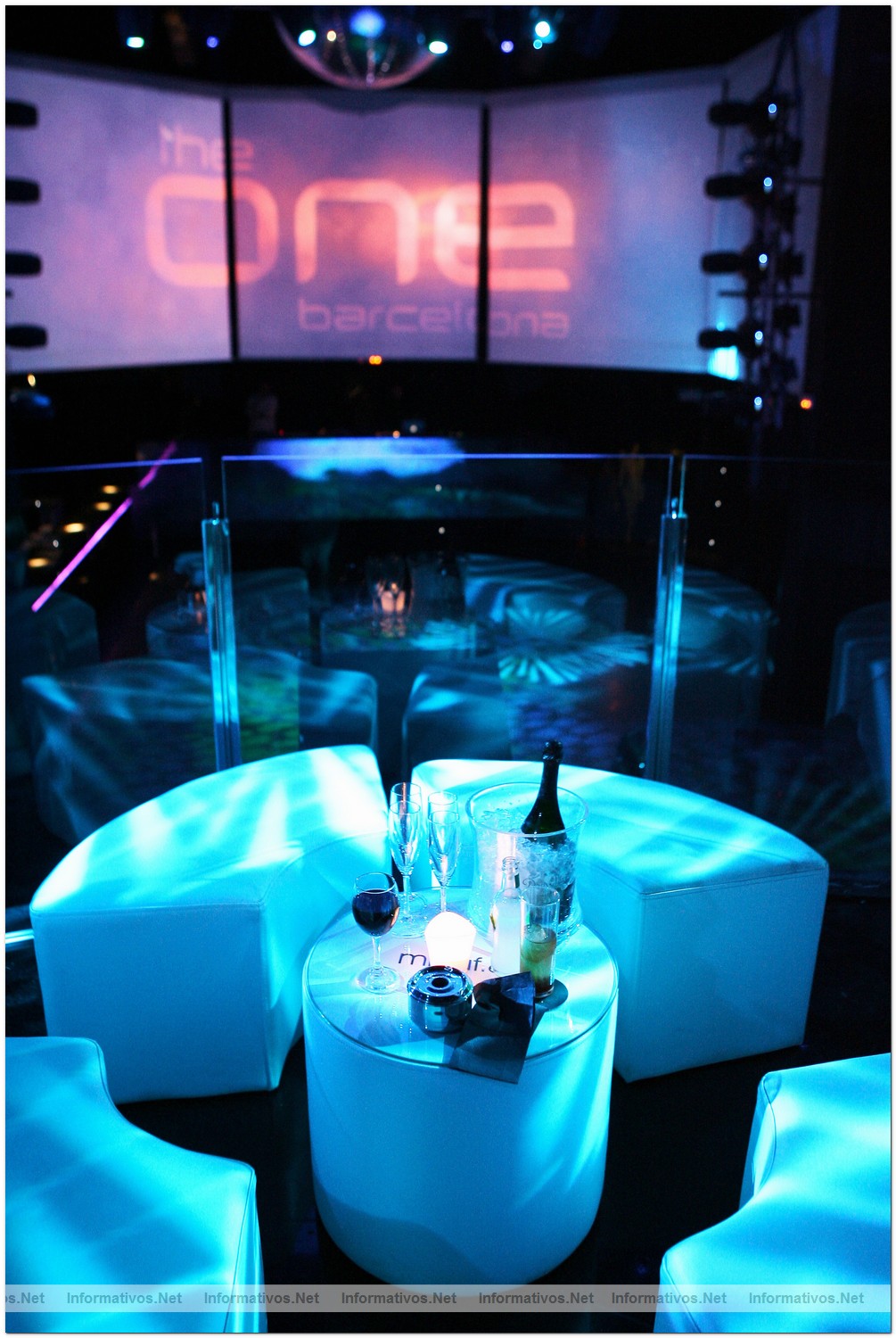 BCN04MAR010.- Inauguraci�n de "The One" Club Barcelona. Planta Superior y VIP