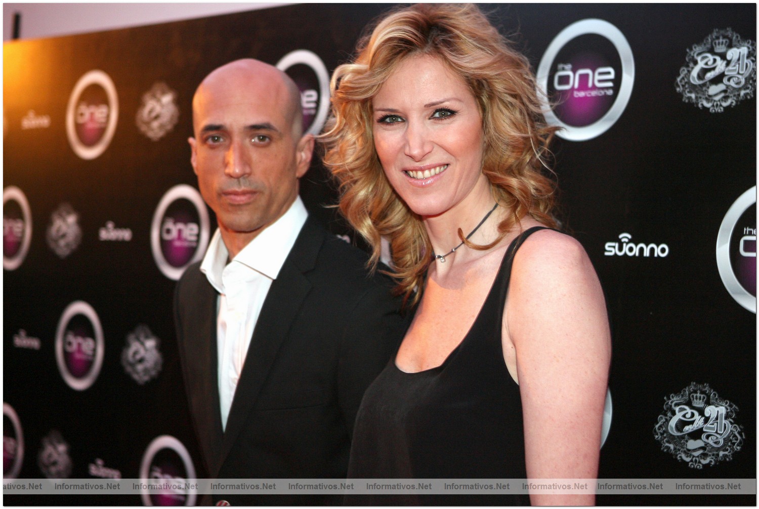 BCN04MAR010.- Inauguraci�n de "The One" Club Barcelona. Mark Sala, director del club, y Alejandra Prat.