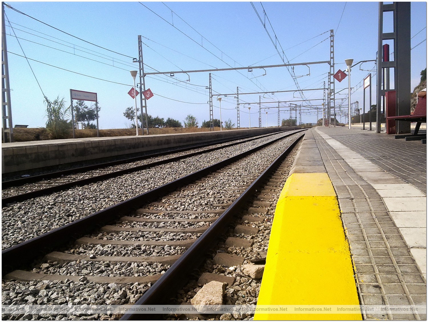 Fomento adjudica por 21,7 millones de euros obras para la remodelaci�n y adecuaci�n de doce estaciones ferroviarias catalanas
