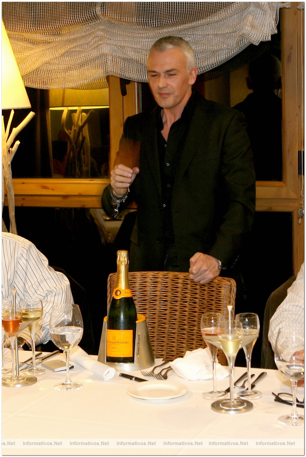 Baqueira22MAR010.- Maridaje de Champagnes Veuve Clicquot en el Hotel La Pleta. Xavier Monclus, Spirits Education Manager LVMH Group