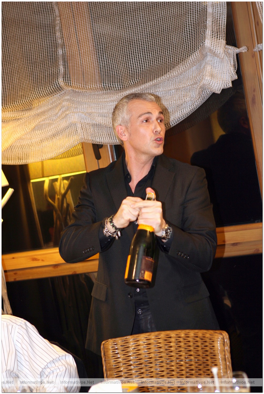 Baqueira22MAR010.- Maridaje de Champagnes Veuve Clicquot en el Hotel La Pleta. Xavier Monclus, Spirits Education Manager LVMH Group