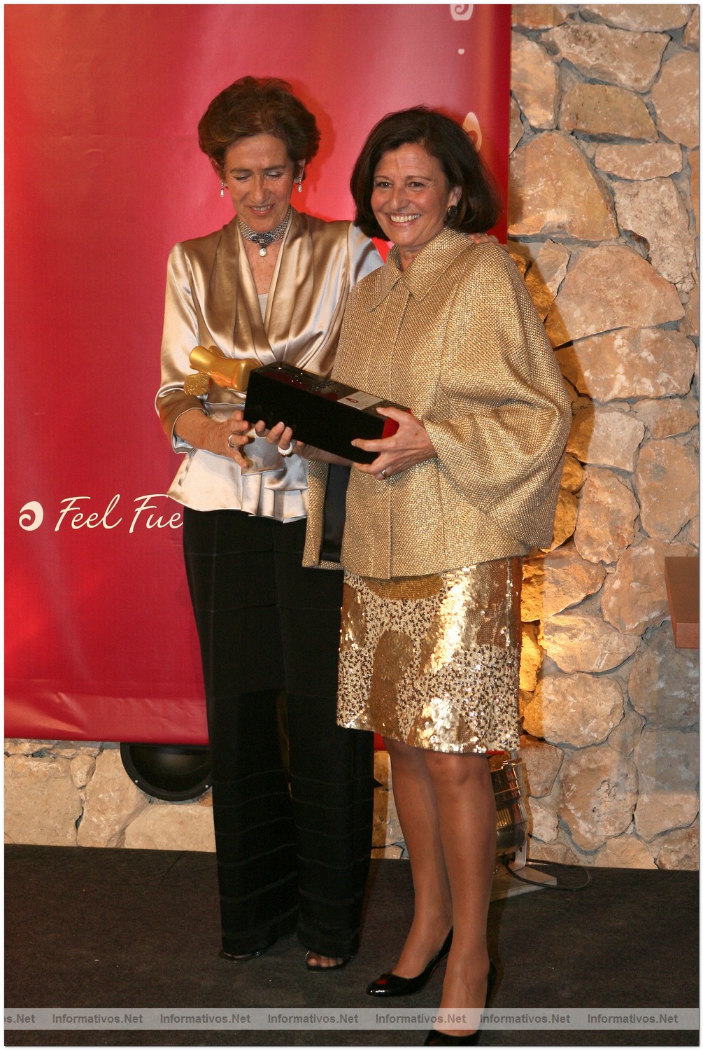 12ABR010.Calvia - Mallorca.- Fuenso Internacional Shoes Design Award 2010. Covadonga O�Shea; e Inma Tarongia, Rble Comunicaci�n de Ferragamo, Premio Trayectoria Internacional.