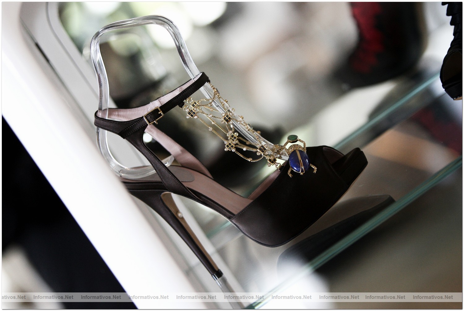 12ABR010.Calvia - Mallorca.- Fuenso Internacional Shoes Design Award 2010: Zapato de Patricia Rosales