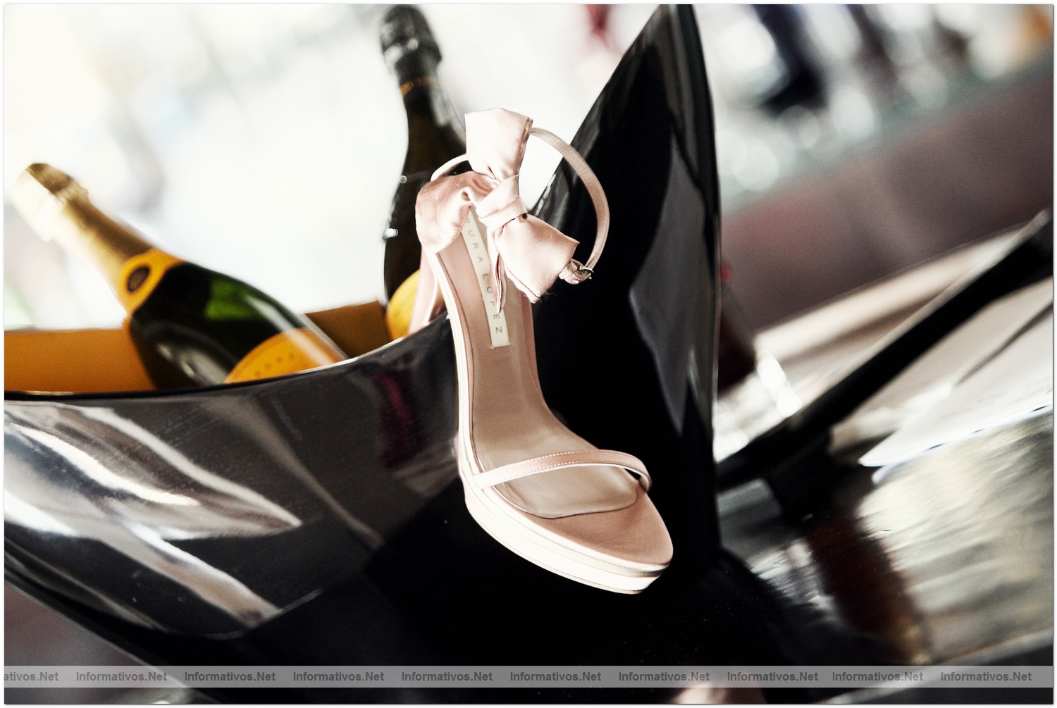 12ABR010.Calvia - Mallorca.- Fuenso Internacional Shoes Design Award 2010: Zapato de Pura L�pez
