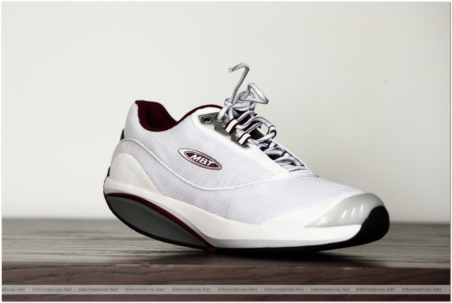 12ABR010.Calvia - Mallorca.- Fuenso Internacional Shoes Design Award 2010: Zapato de MBT