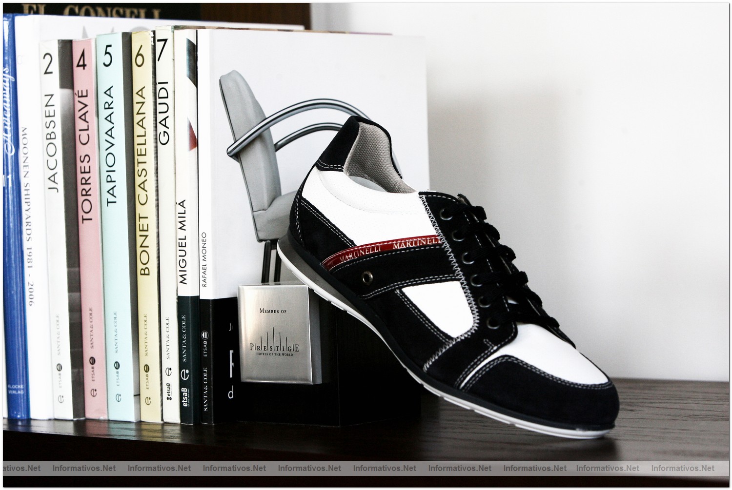 12ABR010.Calvia - Mallorca.- Fuenso Internacional Shoes Design Award 2010: Zapato de Martinelli