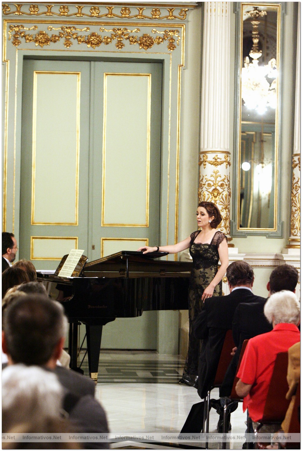BCN10JUN2010.- Recital de Ricardo Bernal, tenor, Charo Tris, soprano y Alexandre Alcantara, piano. Sal�n de los Espejos, del Gran Teatro del Liceo.