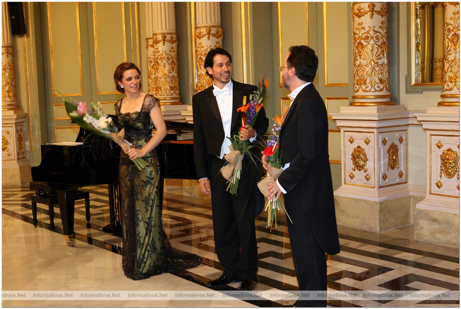 BCN10JUN2010.- Recital de Ricardo Bernal, tenor, Charo Tris, soprano y Alexandre Alcantara, piano. Sal�n de los Espejos, del Gran Teatro del Liceo.