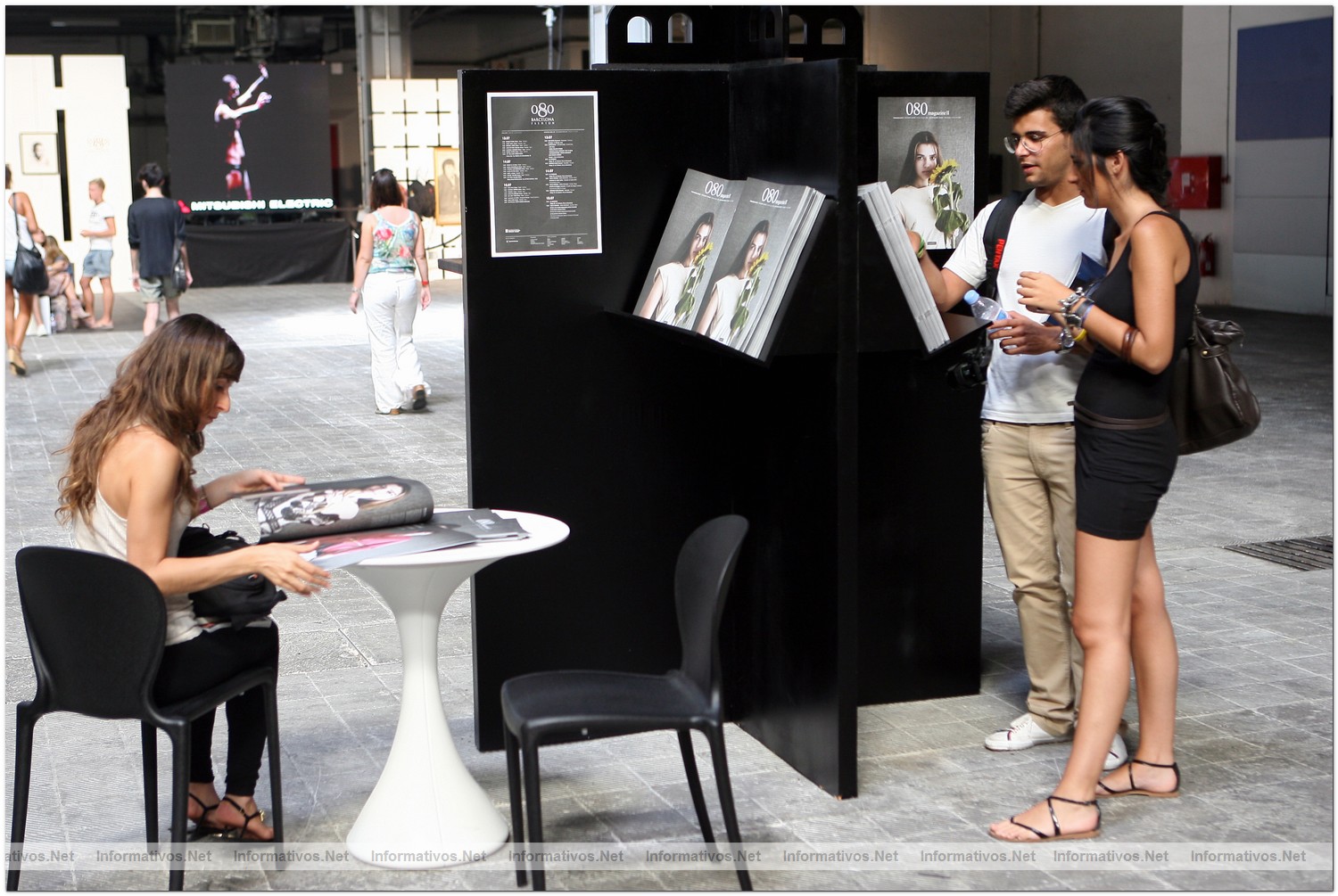 BCNJUL2010.- Ambiente Pasarela - Showroom Barcelona 080