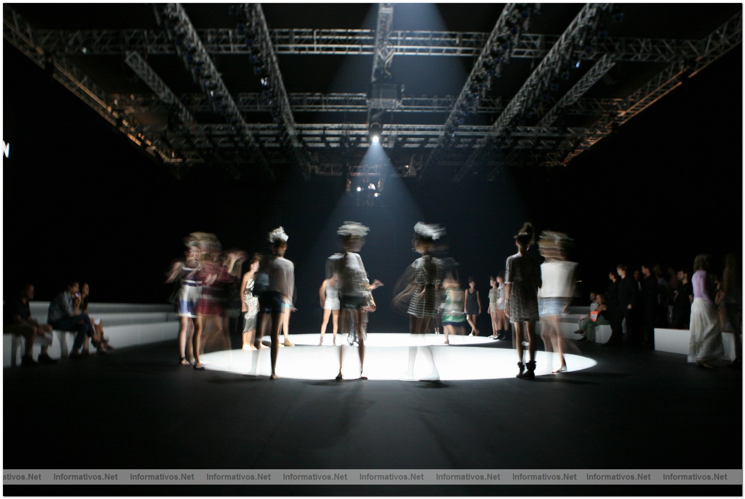 BCNJUL2010.- Ambiente Pasarela - Showroom Barcelona 080