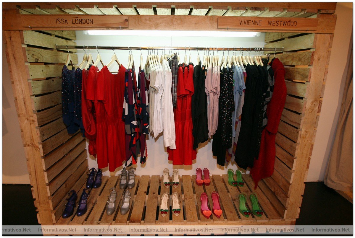 BCN14OCT010.- PINK TANK, el nuevo espacio ubicado en el interior del centro comercial Boulevard Rosa de Barcelona: Vivienne Westwood e Issa London